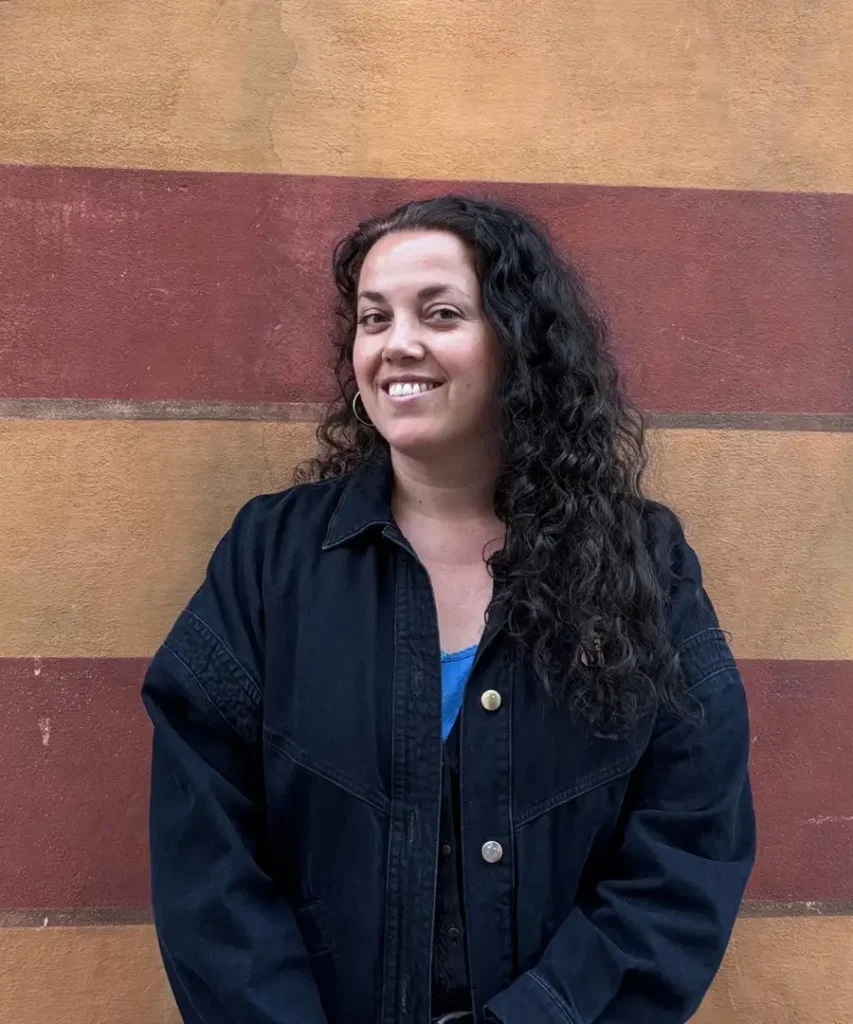 Florence Billard, rédactrice web SEO à Toulouse, dans les rues de la ville rose